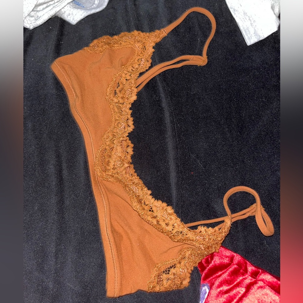 SKIMS SCOOP BRALETTE brand new